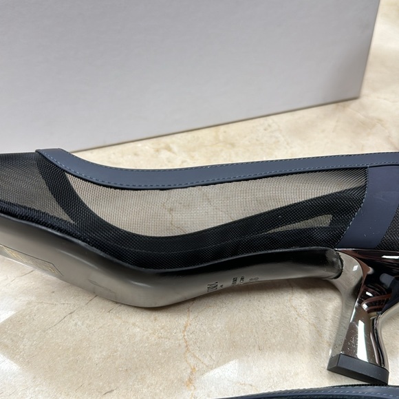 FENDI COLIBRÌ NAVY MESH PUMPS WITH LEATHER TRIM AND SHINY GUNMETAL HEEL 38/8 - Picture 11 of 11